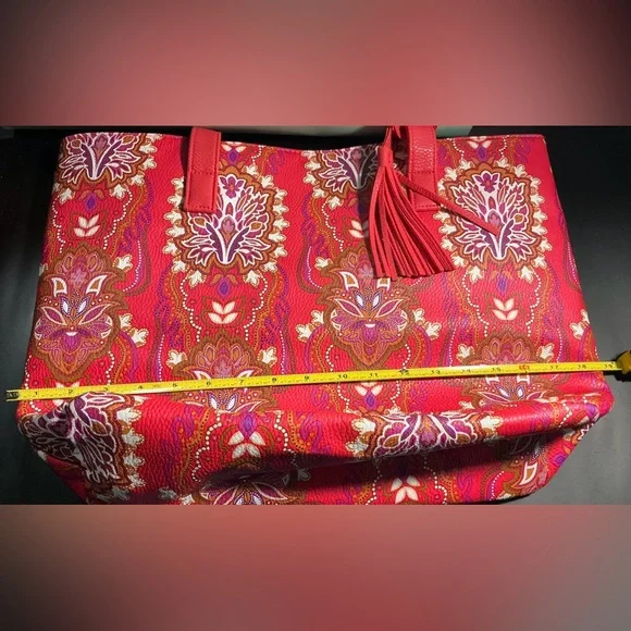 Elegant Red Paisley Tote Bag - Picture 7 of 9
